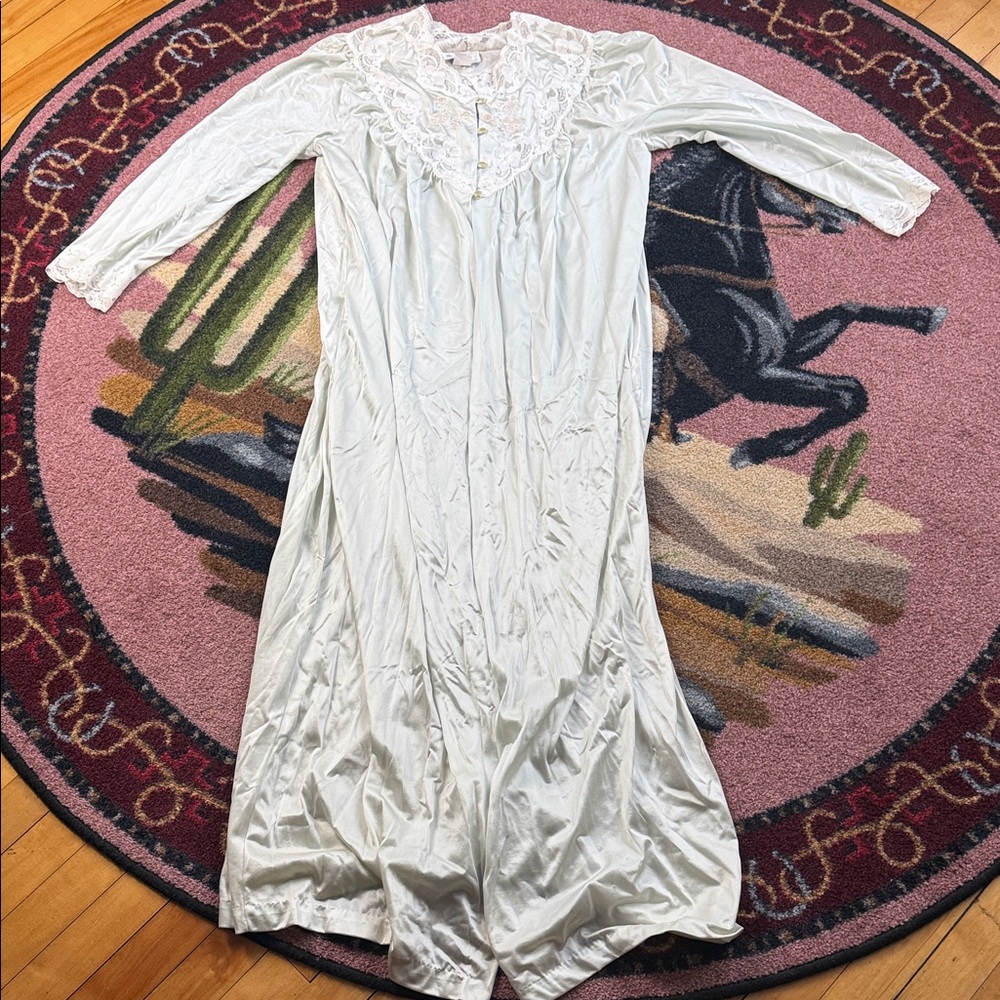VINTAGE NIGHTGOWN FLOOR LENGTH